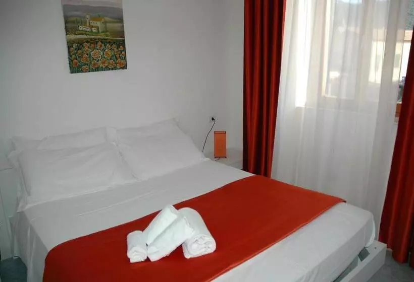 ホテル Albergo Dei 10 Colori