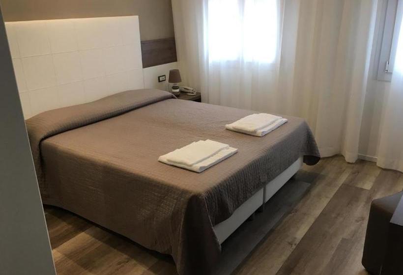 Hotelli Albergo Rosa