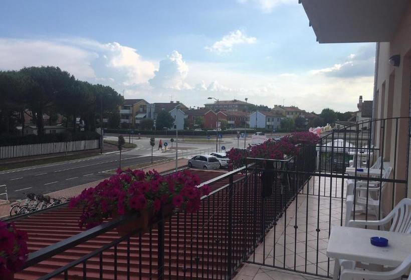 Hotelli Albergo Rosa