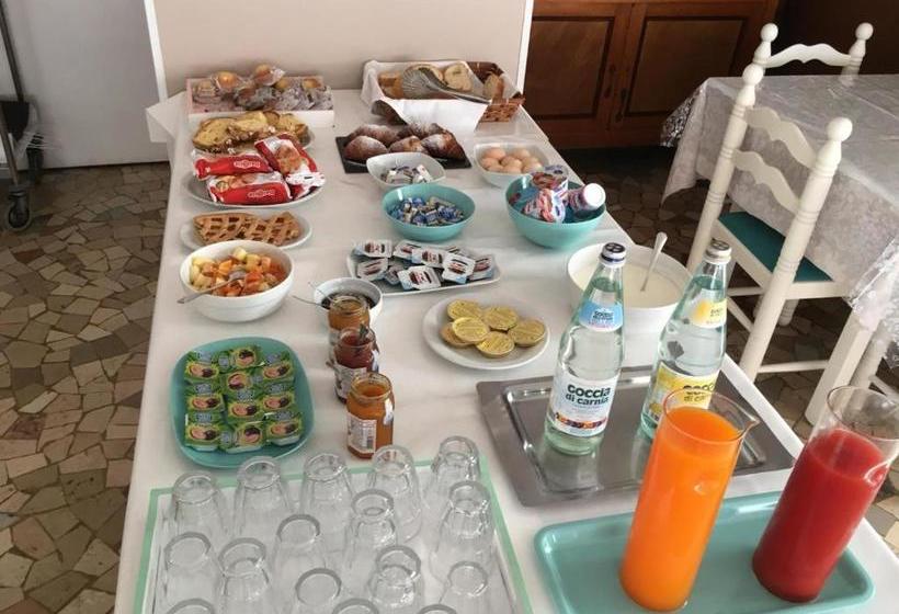 Hotelli Albergo Rosa