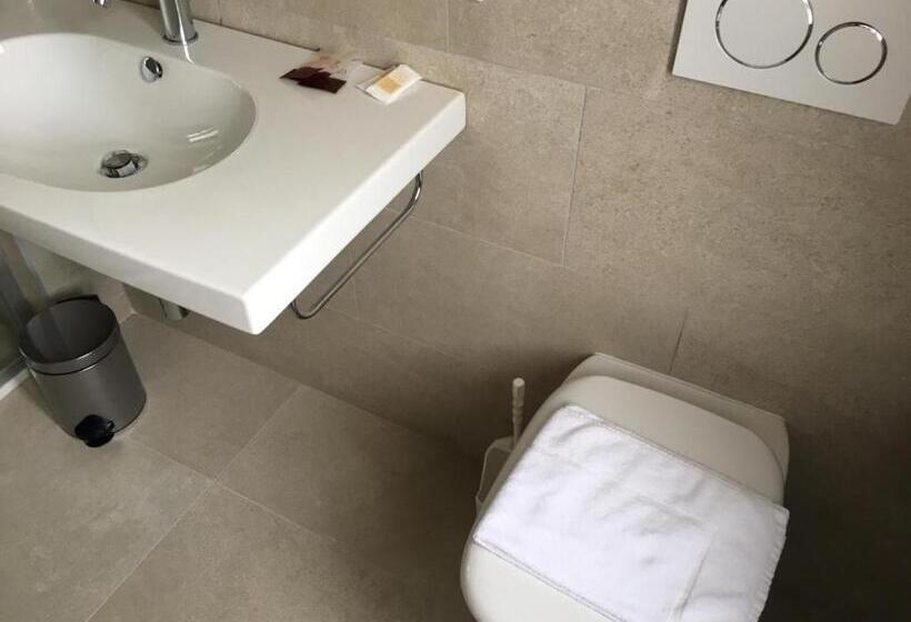 Hotelli Albergo Rosa