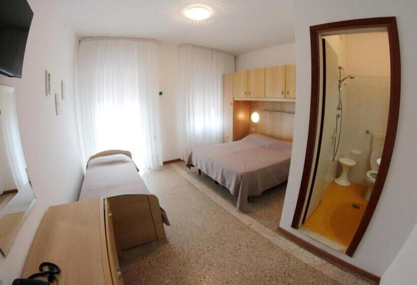 Hotelli Albergo Rosa