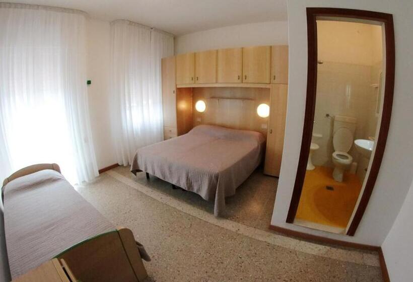 Hotelli Albergo Rosa