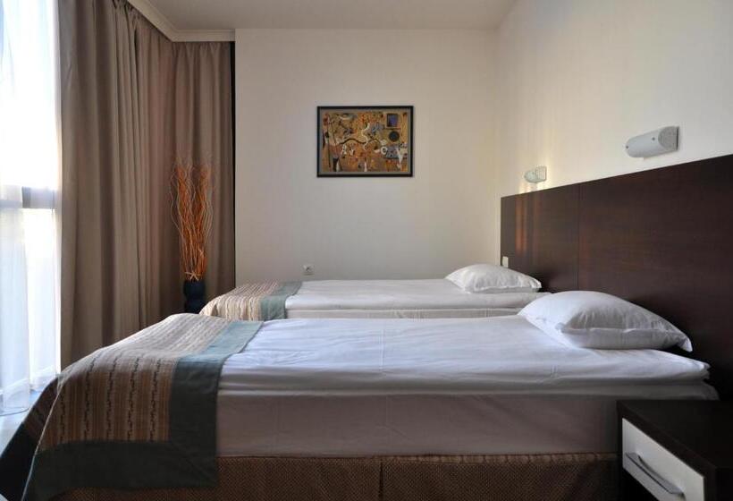 فندق Burgas Free University