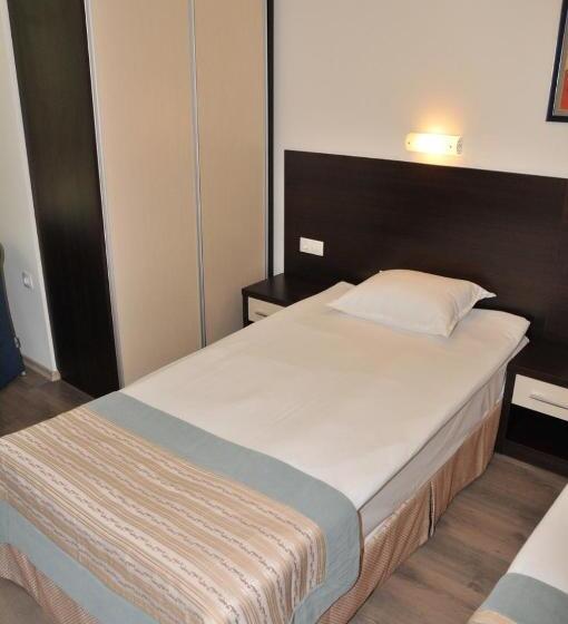 فندق Burgas Free University