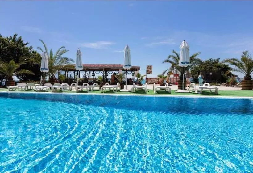 هتل Fantasy Beach