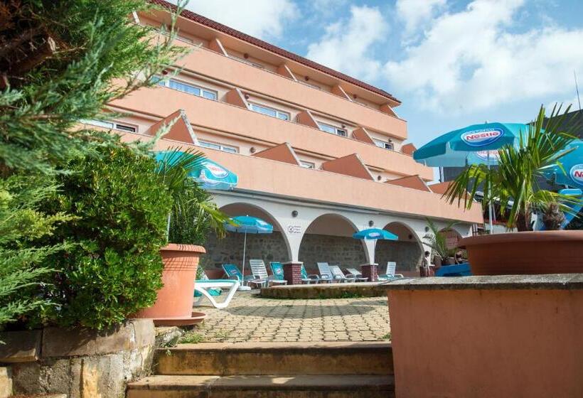 فندق Lozenets Resort