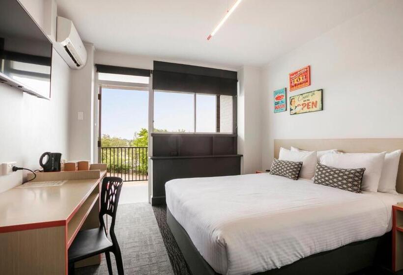 فندق Nightcap At Camp Hill