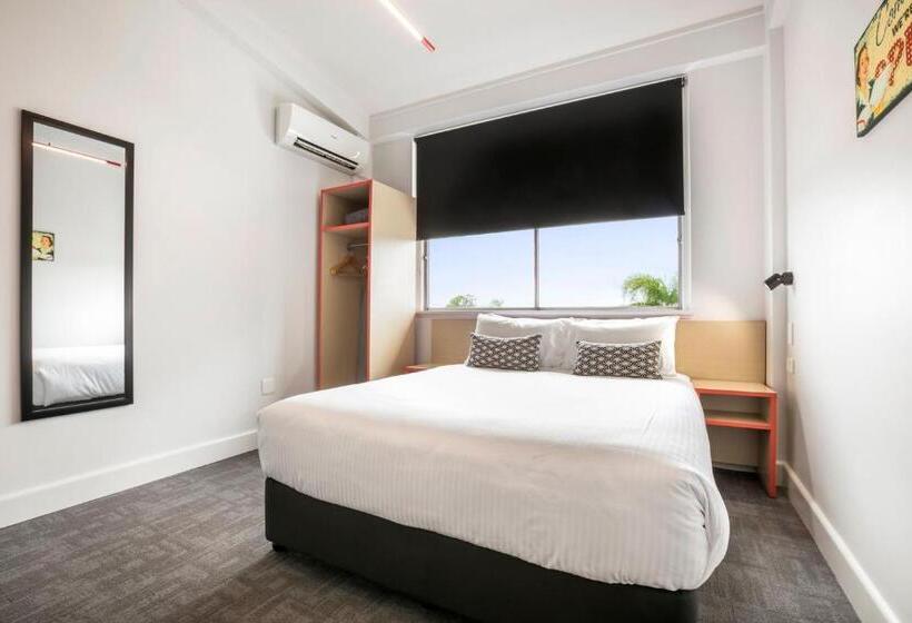 فندق Nightcap At Camp Hill