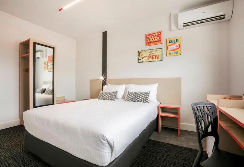 فندق Nightcap At Camp Hill