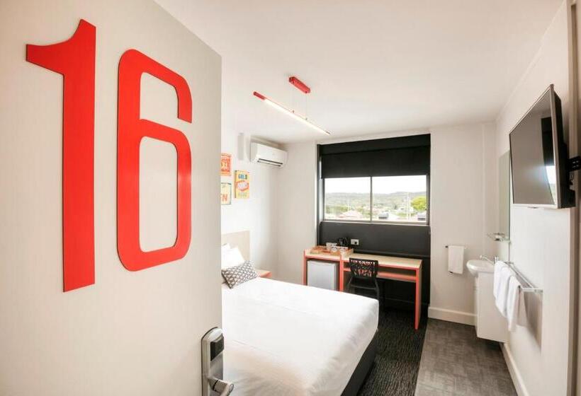 فندق Nightcap At Camp Hill