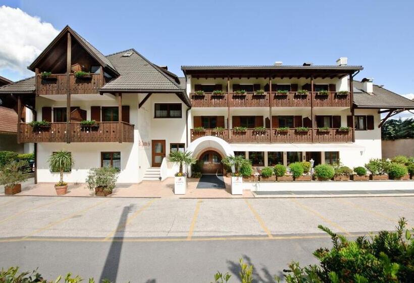 فندق St. Justina Hof