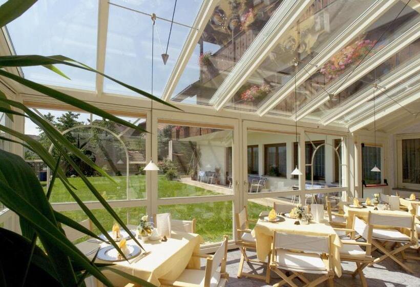 فندق St. Justina Hof