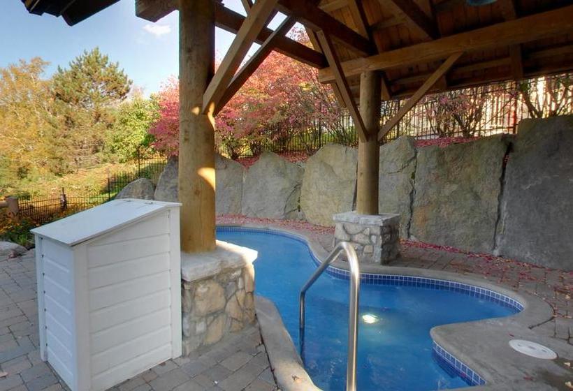 منتجع Hilton Grand Vacations Club Tremblant Canada