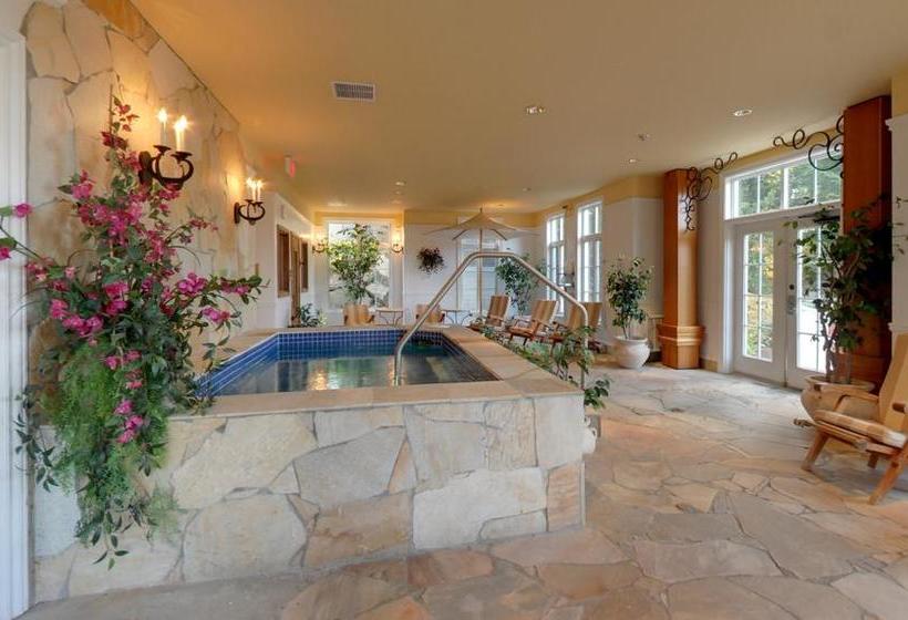 منتجع Hilton Grand Vacations Club Tremblant Canada