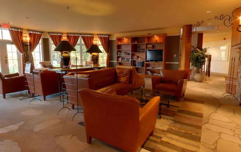 استراحتگاه Hilton Grand Vacations Club Tremblant Canada