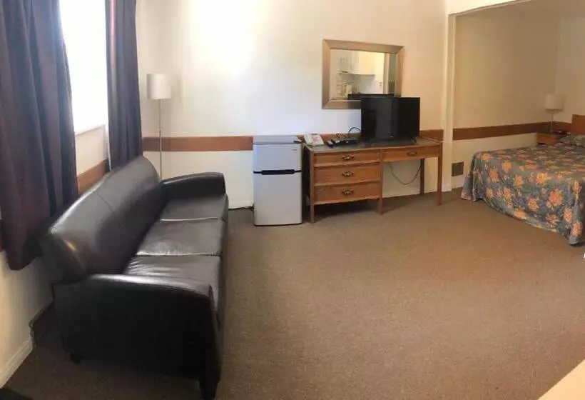 Yellow Quill Motel