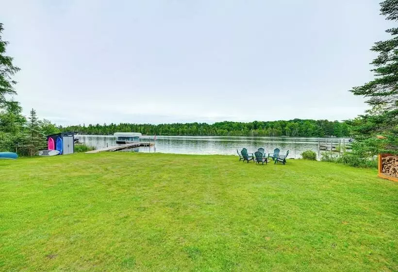 Charming Clam Lake Cottage W/ Dock & Deck!
