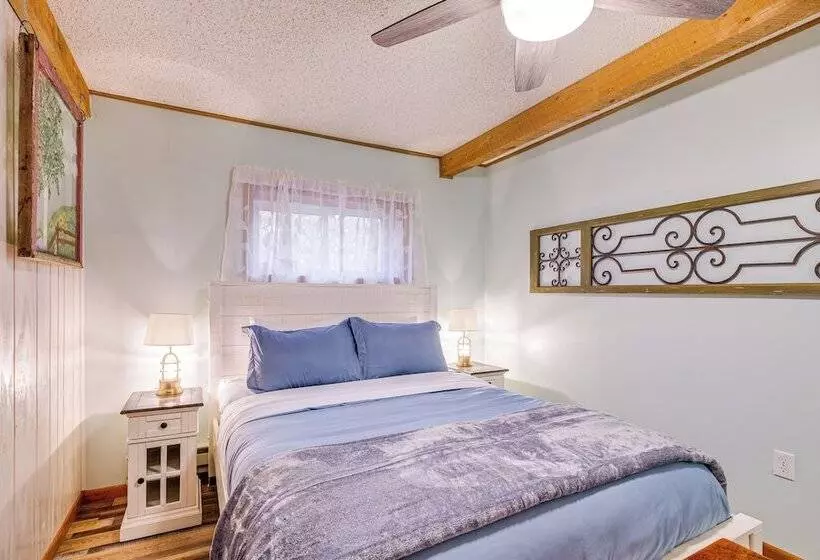 Charming Clam Lake Cottage W/ Dock & Deck!