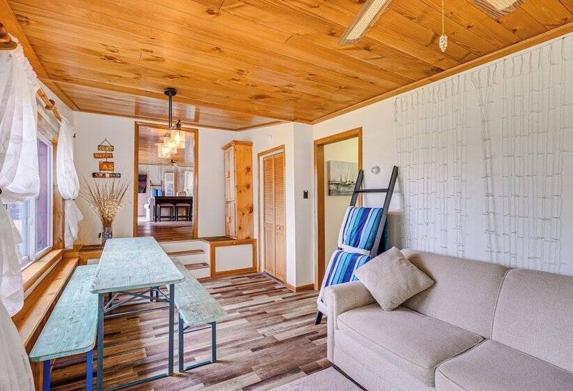 Charming Clam Lake Cottage W/ Dock & Deck!