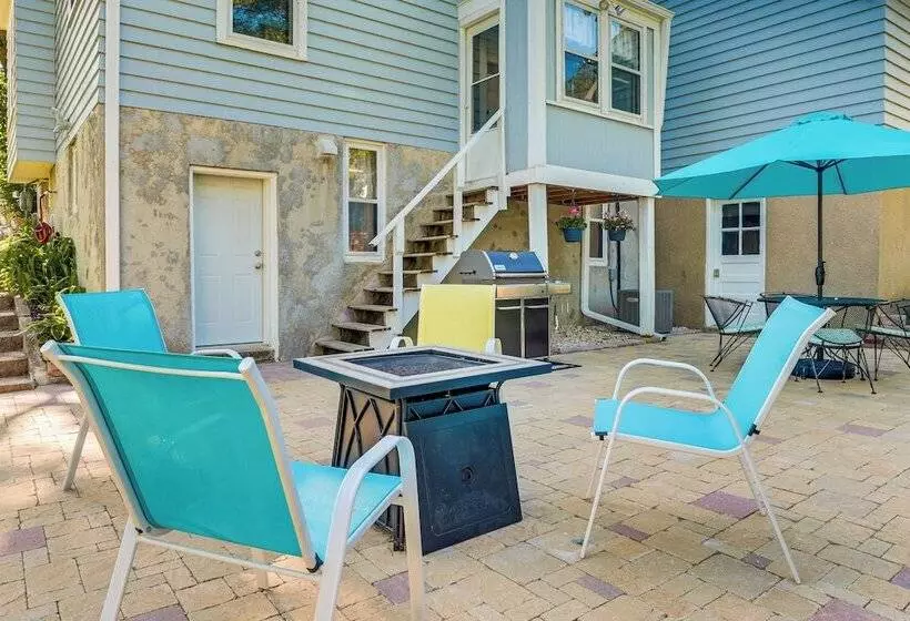 Charming Lake Mills Home Near Rock Lake & Beach