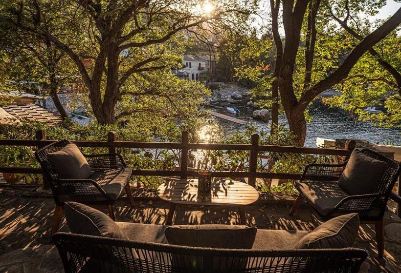 Cleopatra S Miramare