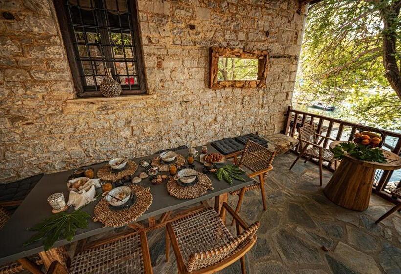 Cleopatra S Miramare