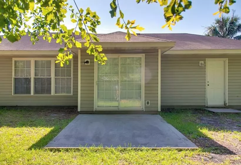 Cozy Brunswick Home: 13 Mi To St Simons Island!