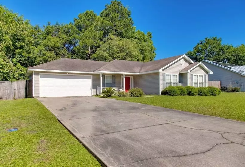 Cozy Brunswick Home: 13 Mi To St Simons Island!