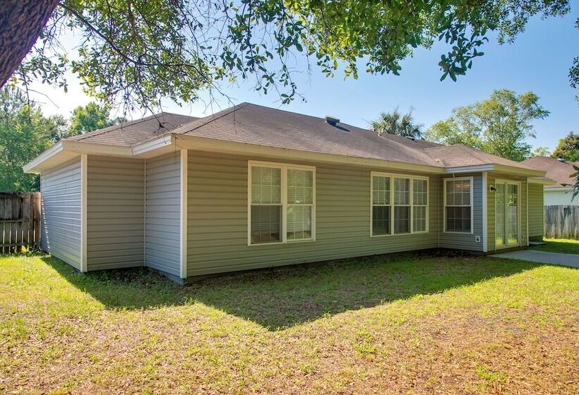 Cozy Brunswick Home: 13 Mi To St Simons Island!