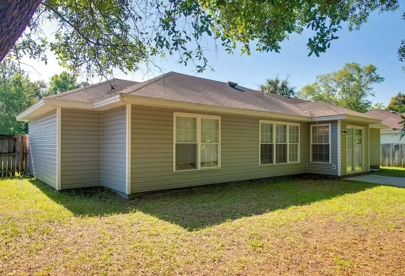 Cozy Brunswick Home: 13 Mi To St Simons Island!