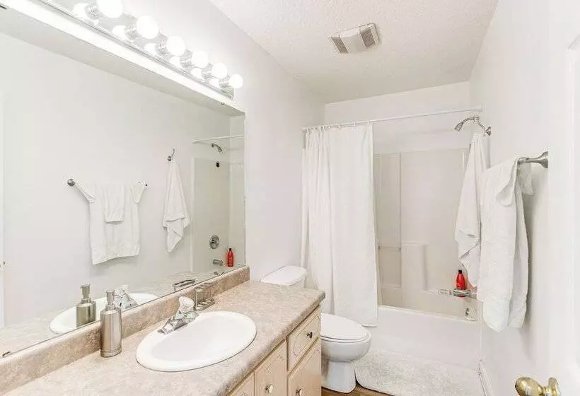 Cozy Brunswick Home: 13 Mi To St Simons Island!