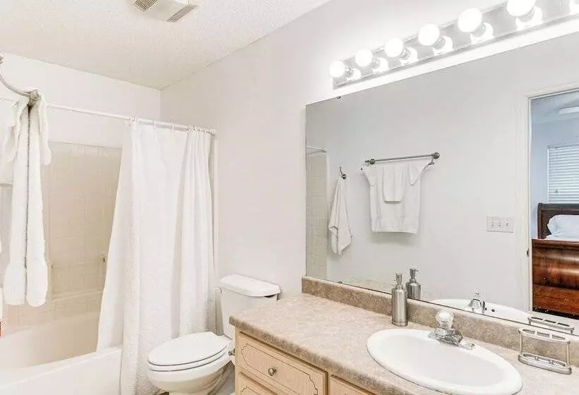 Cozy Brunswick Home: 13 Mi To St Simons Island!