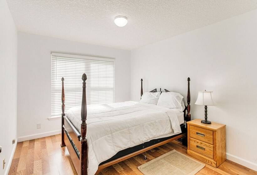 Cozy Brunswick Home: 13 Mi To St Simons Island!