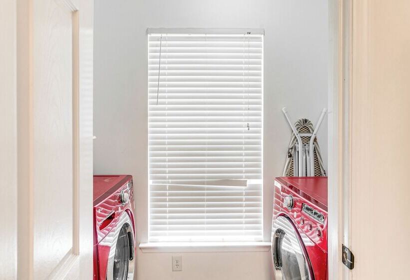 Cozy Brunswick Home: 13 Mi To St Simons Island!