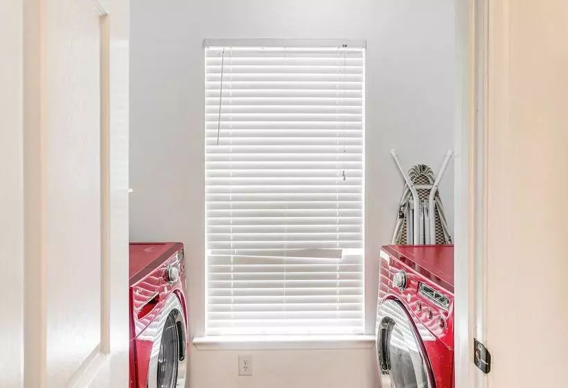 Cozy Brunswick Home: 13 Mi To St Simons Island!