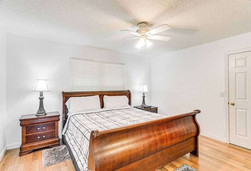 Cozy Brunswick Home: 13 Mi To St Simons Island!