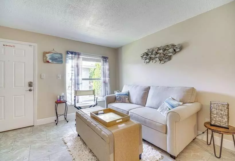 Dog Friendly Fort Pierce Home W/ Fenced In Yard!