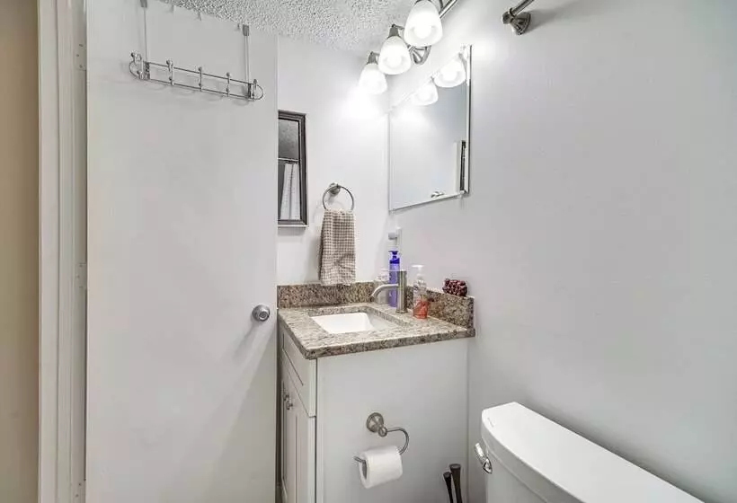 Dog Friendly Fort Pierce Home W/ Fenced In Yard!