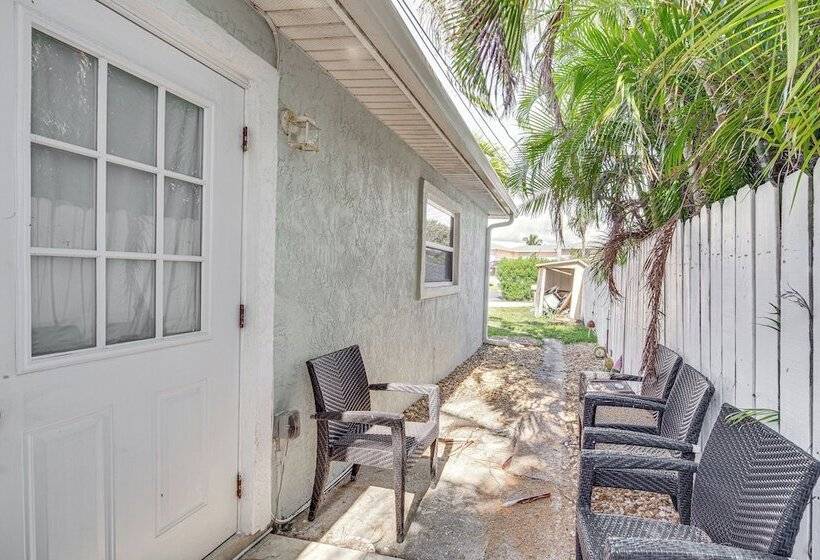 Dog Friendly Fort Pierce Home W/ Fenced In Yard!