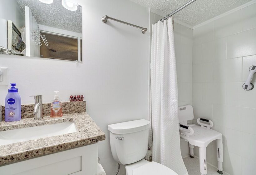 Dog Friendly Fort Pierce Home W/ Fenced In Yard!