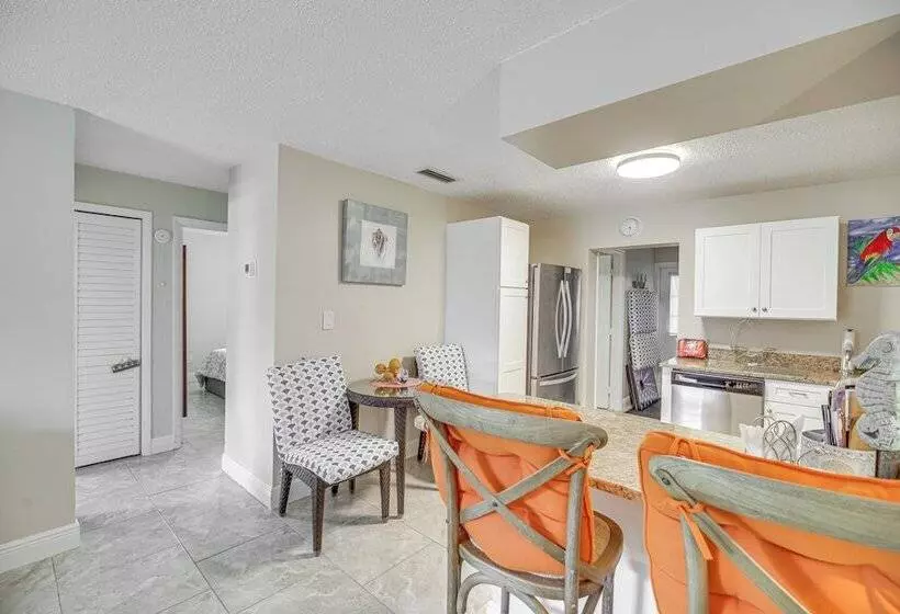 Dog Friendly Fort Pierce Home W/ Fenced In Yard!