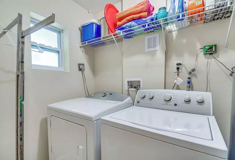 Dog Friendly Fort Pierce Home W/ Fenced In Yard!