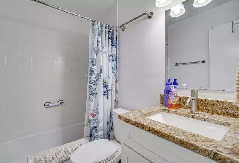 Dog Friendly Fort Pierce Home W/ Fenced In Yard!