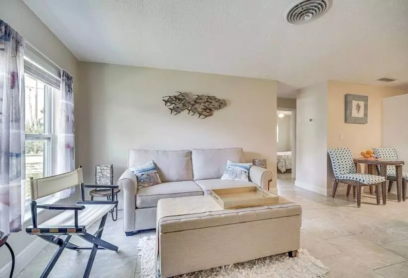 Dog Friendly Fort Pierce Home W/ Fenced In Yard!