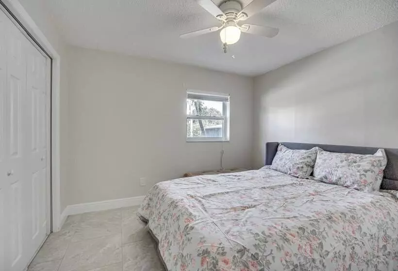 Dog Friendly Fort Pierce Home W/ Fenced In Yard!