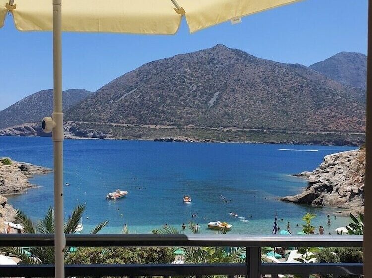 Evita Studios & Apartments