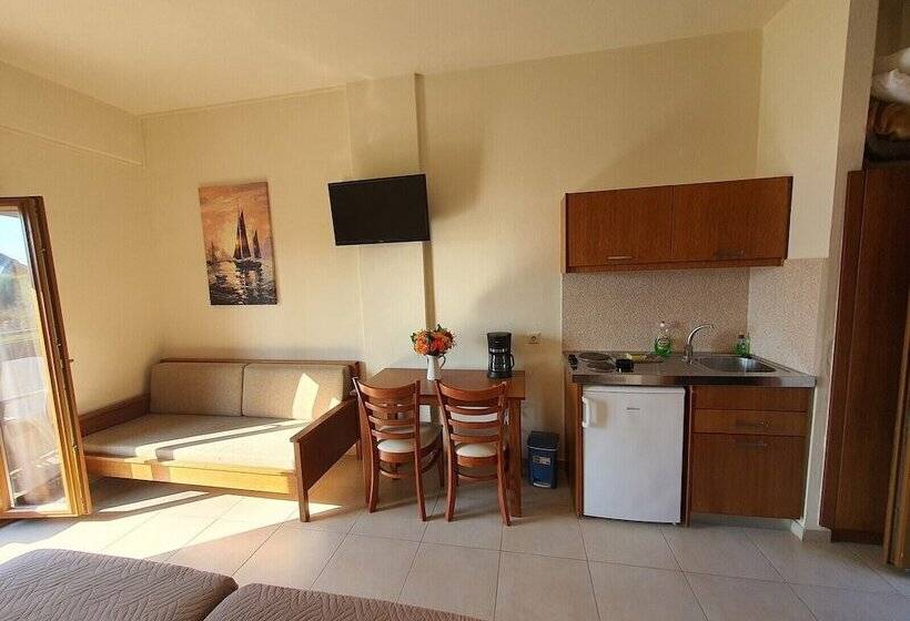 Evita Studios & Apartments