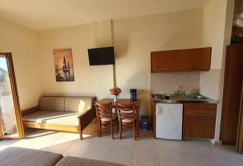 Evita Studios & Apartments