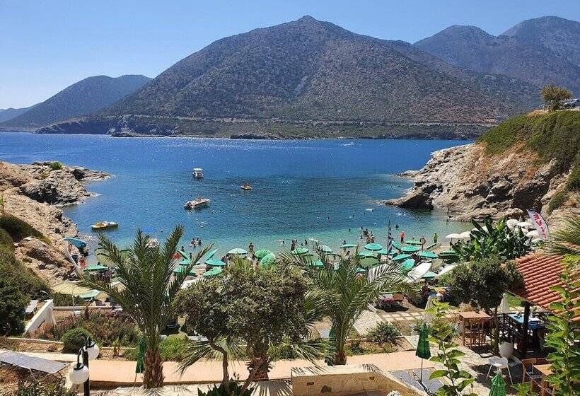 Evita Studios & Apartments